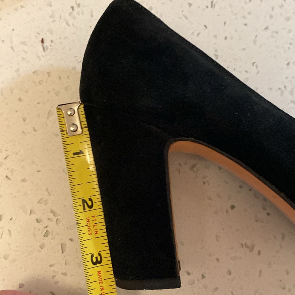 Ferragamo vintage black suede pumps in size 8.5 AA. - Picture 9 of 9